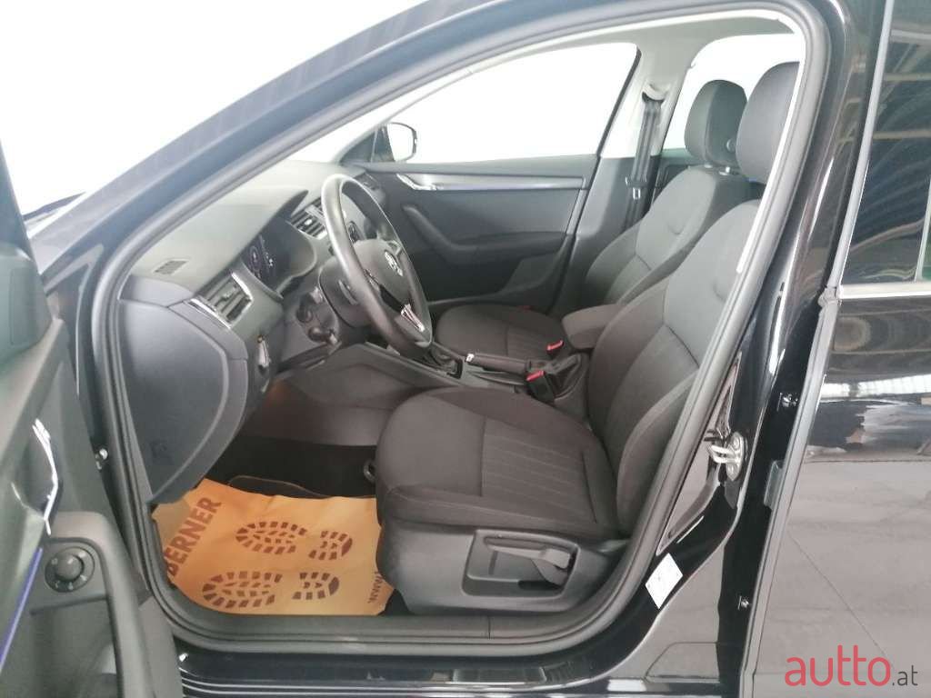 2019' Skoda Octavia photo #4