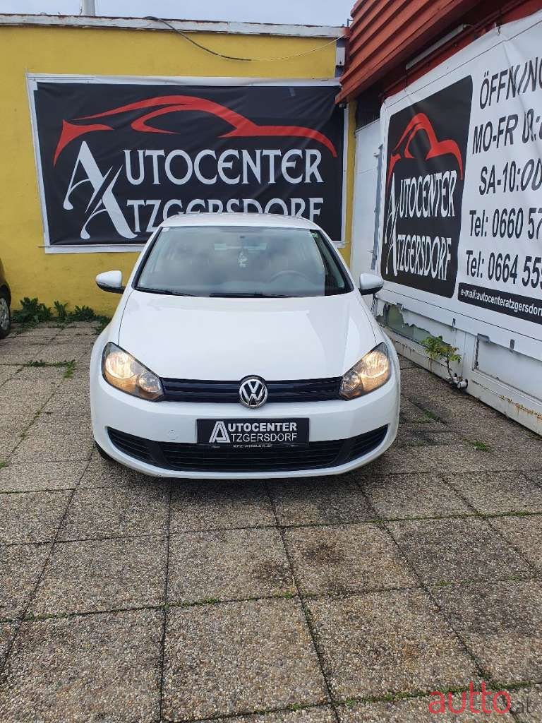 2009' Volkswagen Golf photo #1