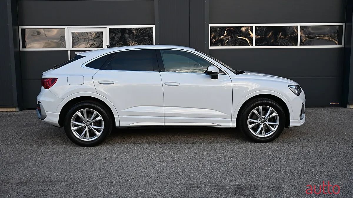 2020' Audi Q3 photo #3