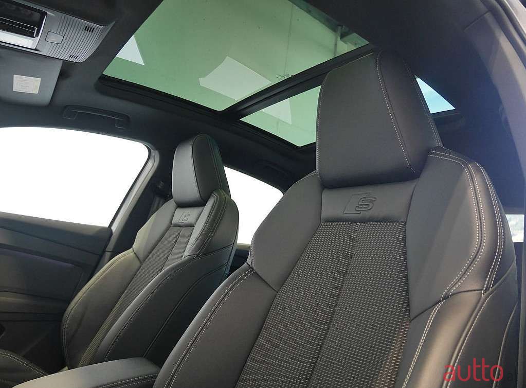 2022' Audi Q4 photo #6