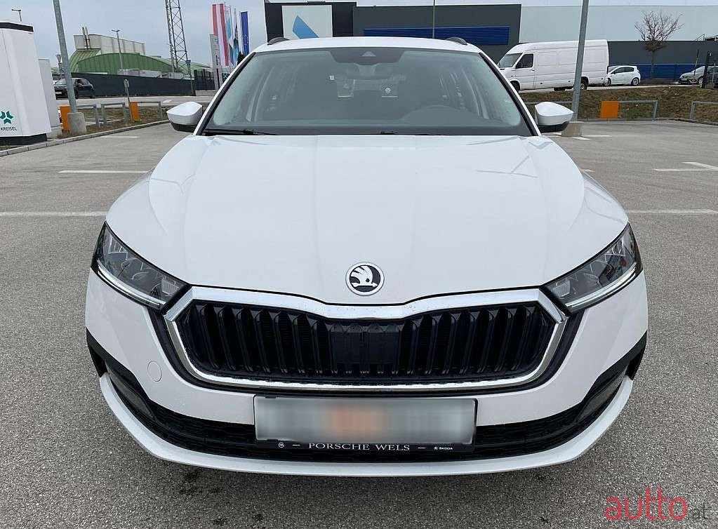 2022' Skoda Octavia photo #2