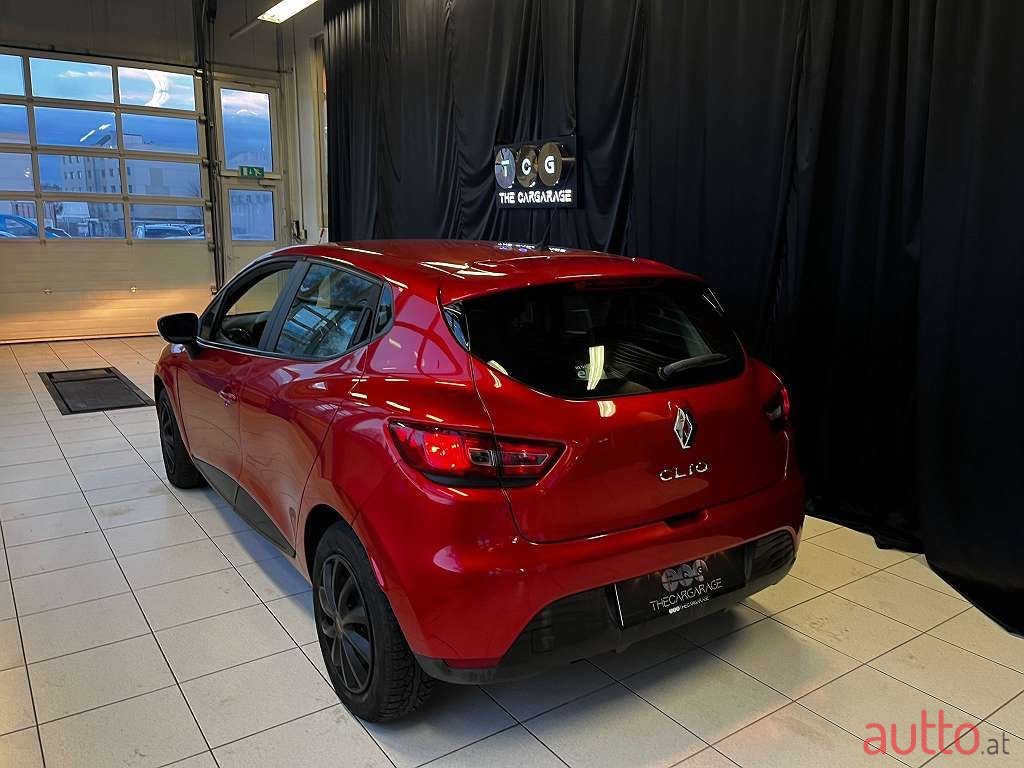 2013' Renault Clio photo #5