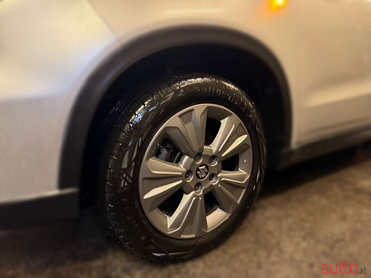 2023' Suzuki Vitara photo #4
