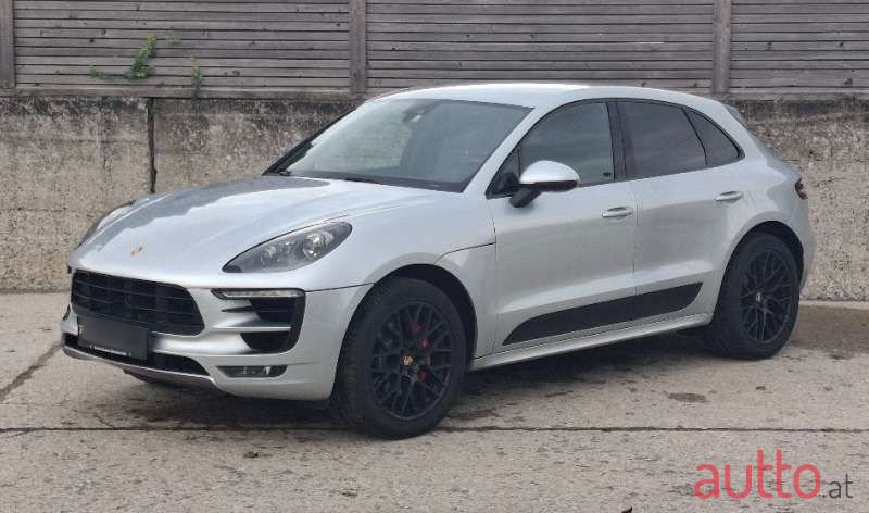 2016' Porsche Macan photo #2