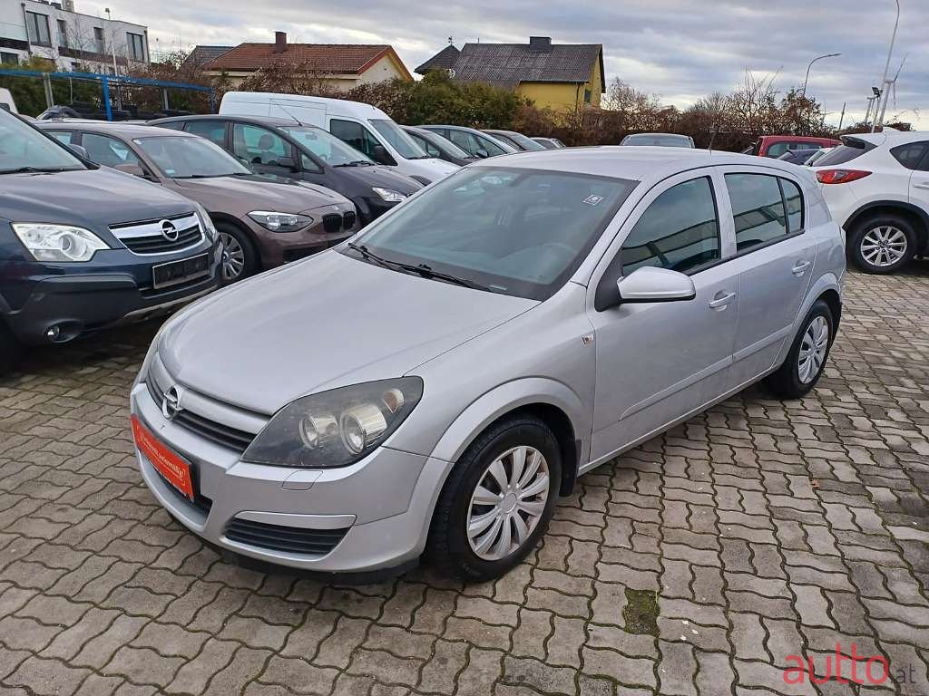 2004' Opel Astra photo #1