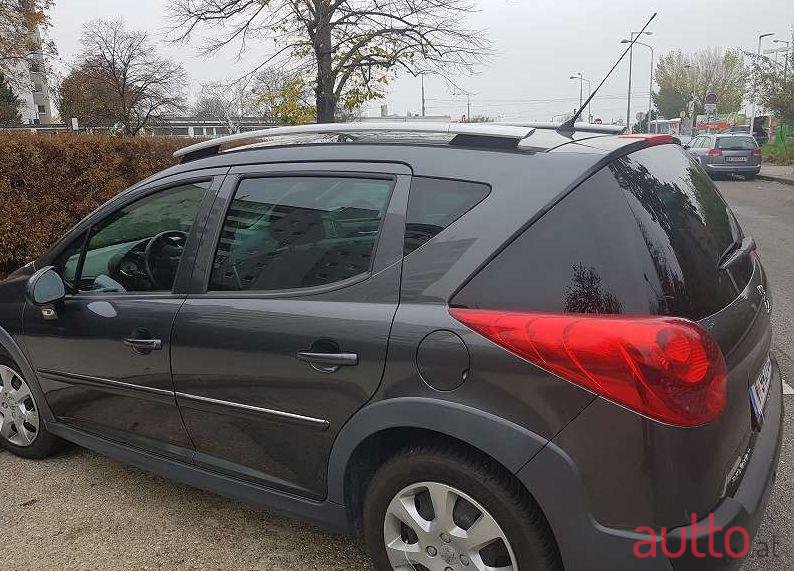 2011' Peugeot 207 photo #1