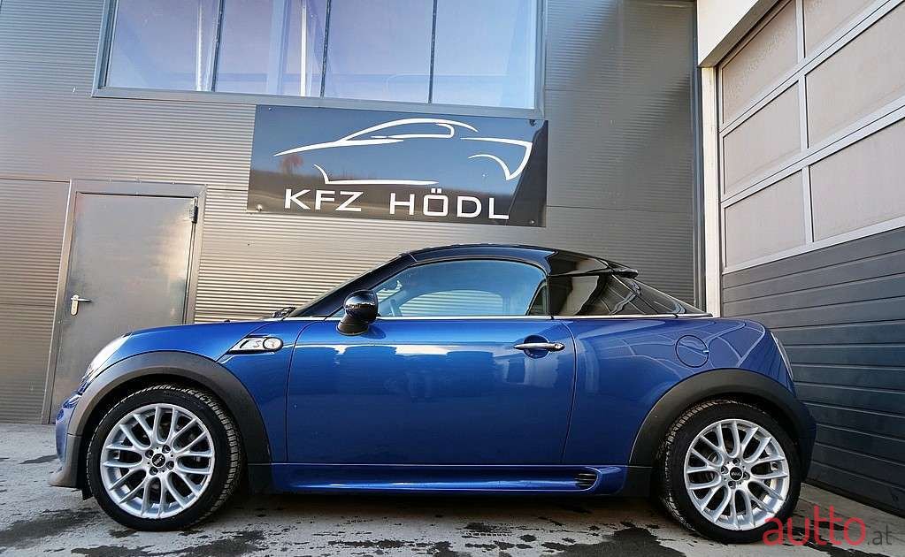 2011' MINI Coupé photo #5