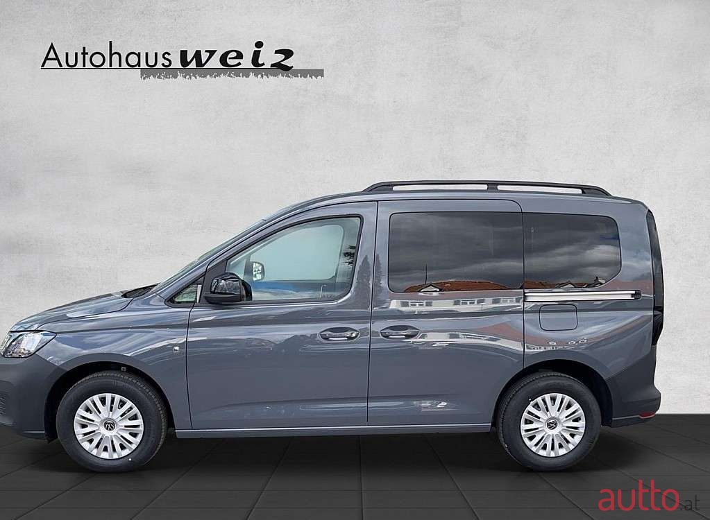 2023' Volkswagen Caddy photo #3