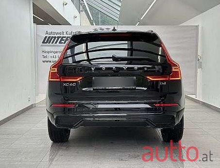 2022' Volvo XC60 photo #3