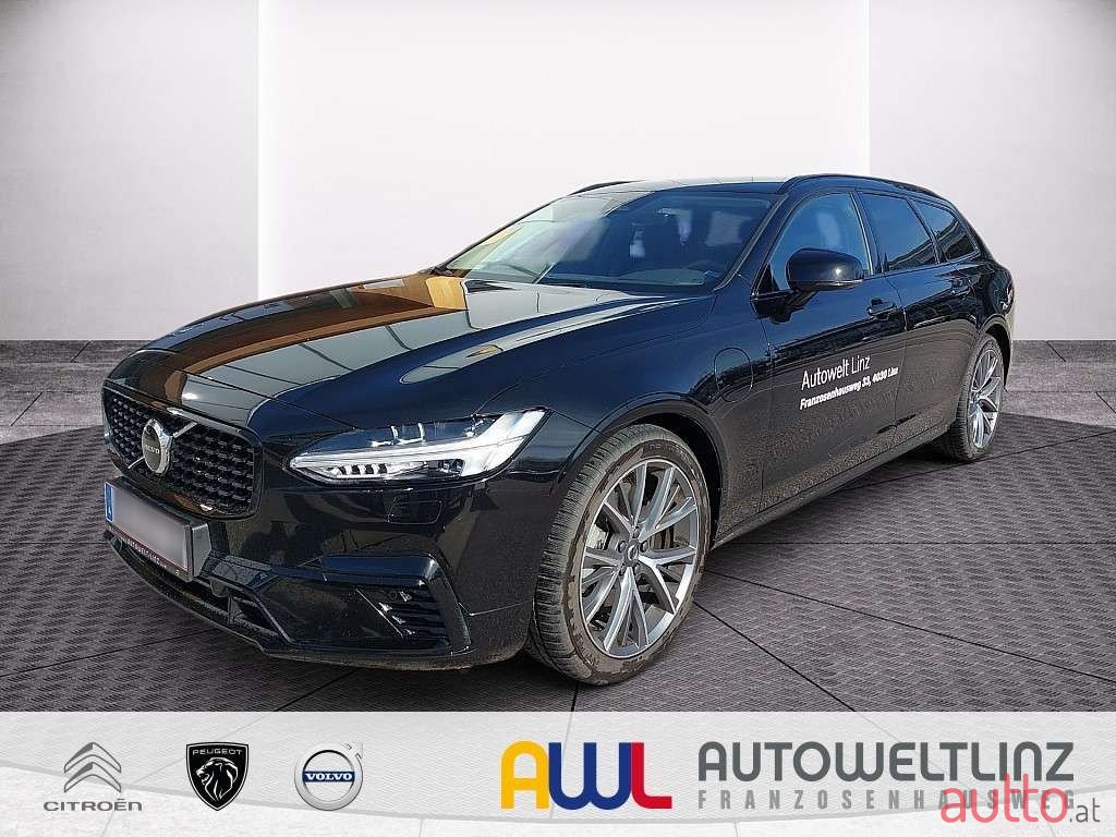 2022' Volvo V90 photo #1