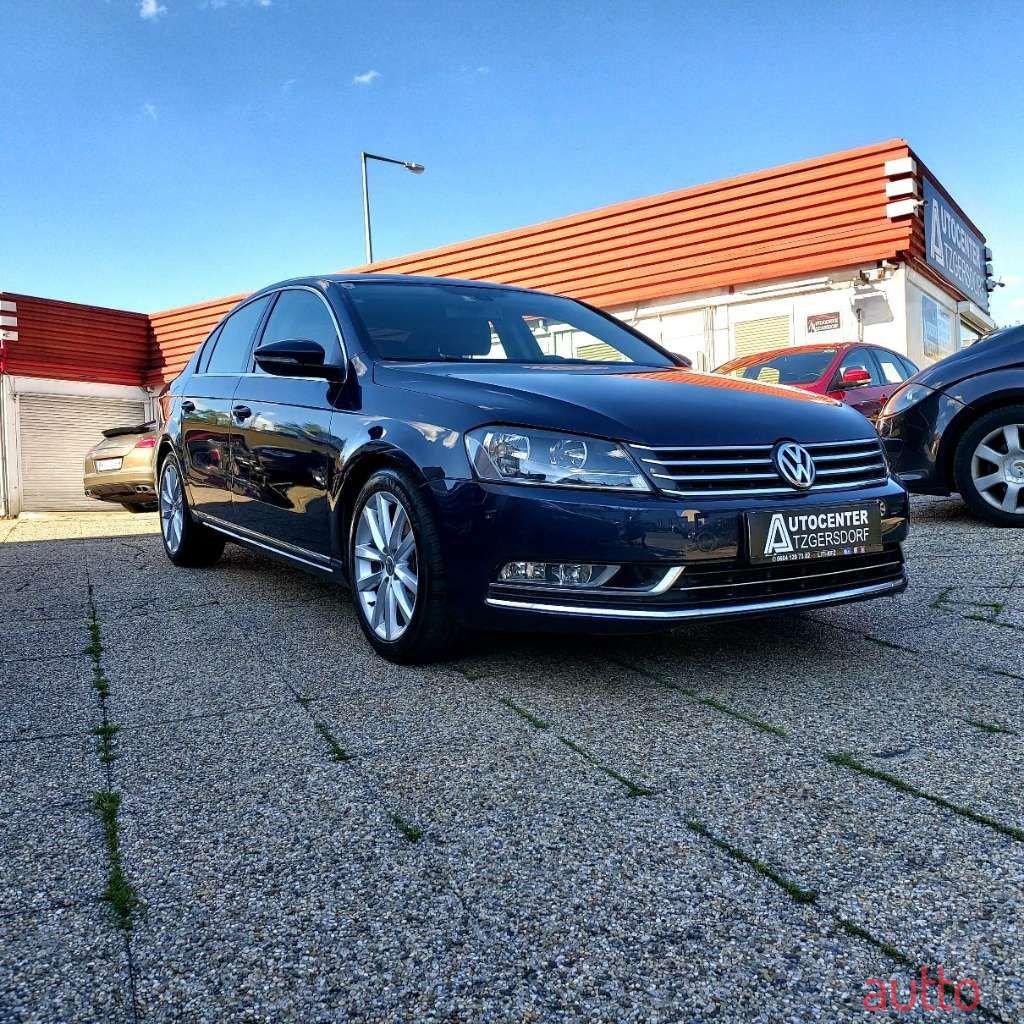 2012' Volkswagen Passat photo #5