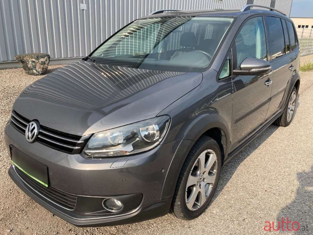 2012' Volkswagen Touran photo #1