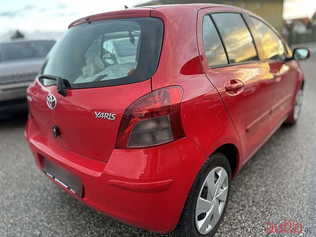 2008' Toyota Yaris photo #3