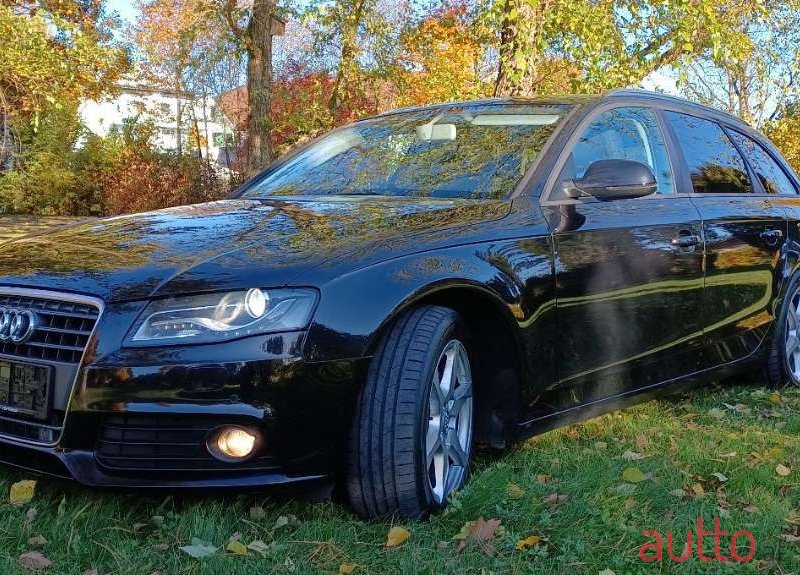 2010' Audi A4 photo #1