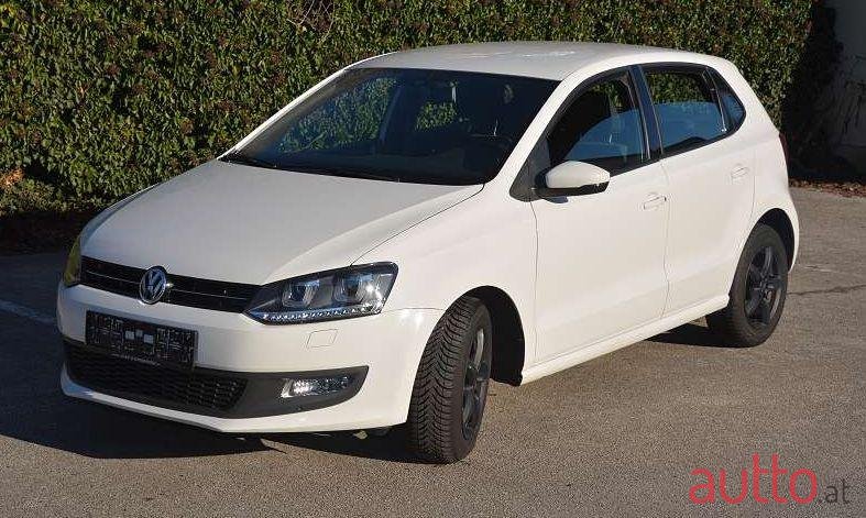 2012' Volkswagen Polo photo #2