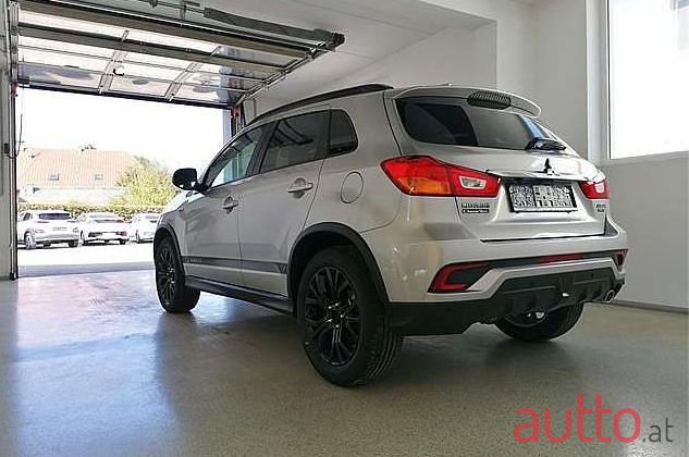 2019' Mitsubishi ASX photo #1