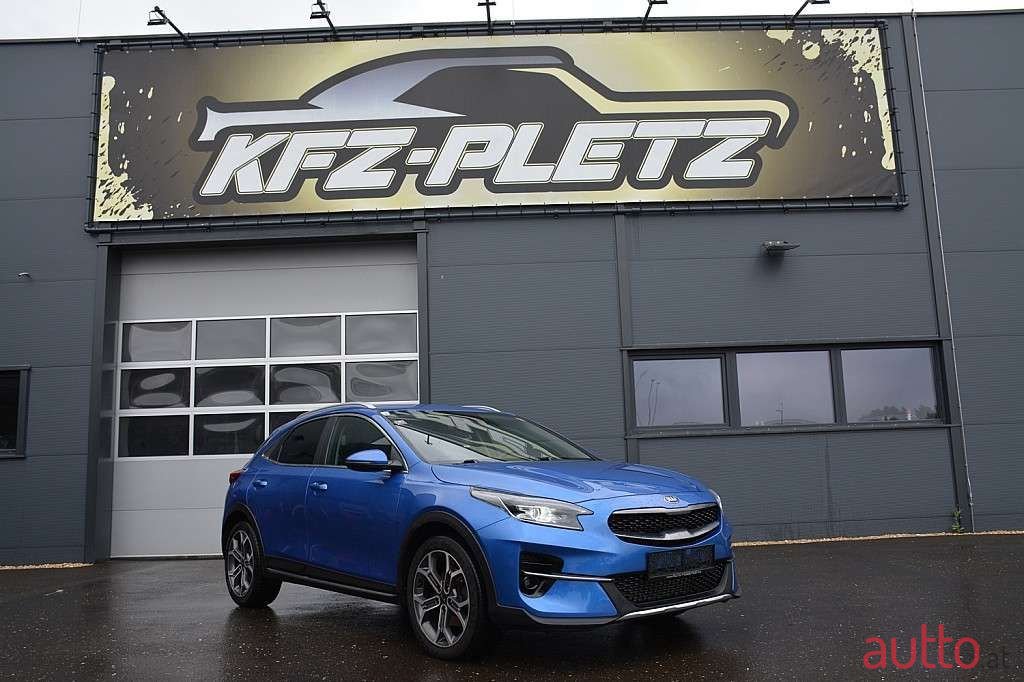 2021' Kia XCeed photo #1