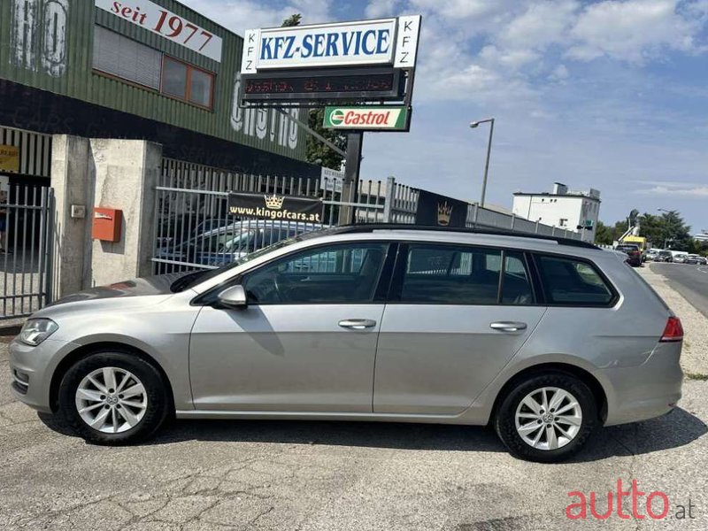 2015' Volkswagen Golf photo #2