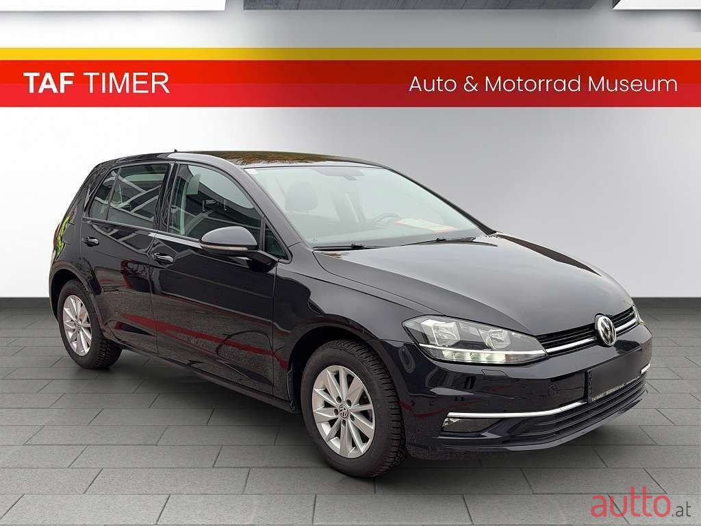 2017' Volkswagen Golf photo #1