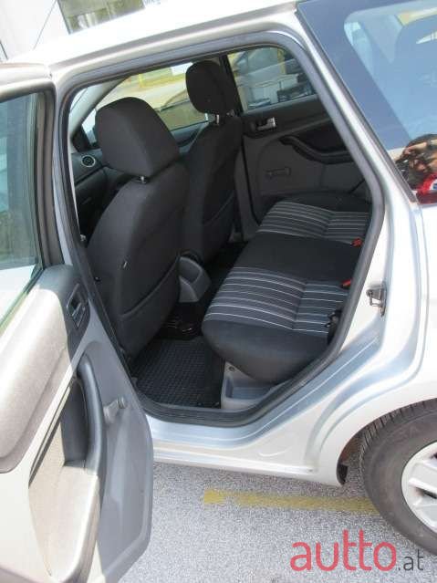 2010' Ford Focus photo #4