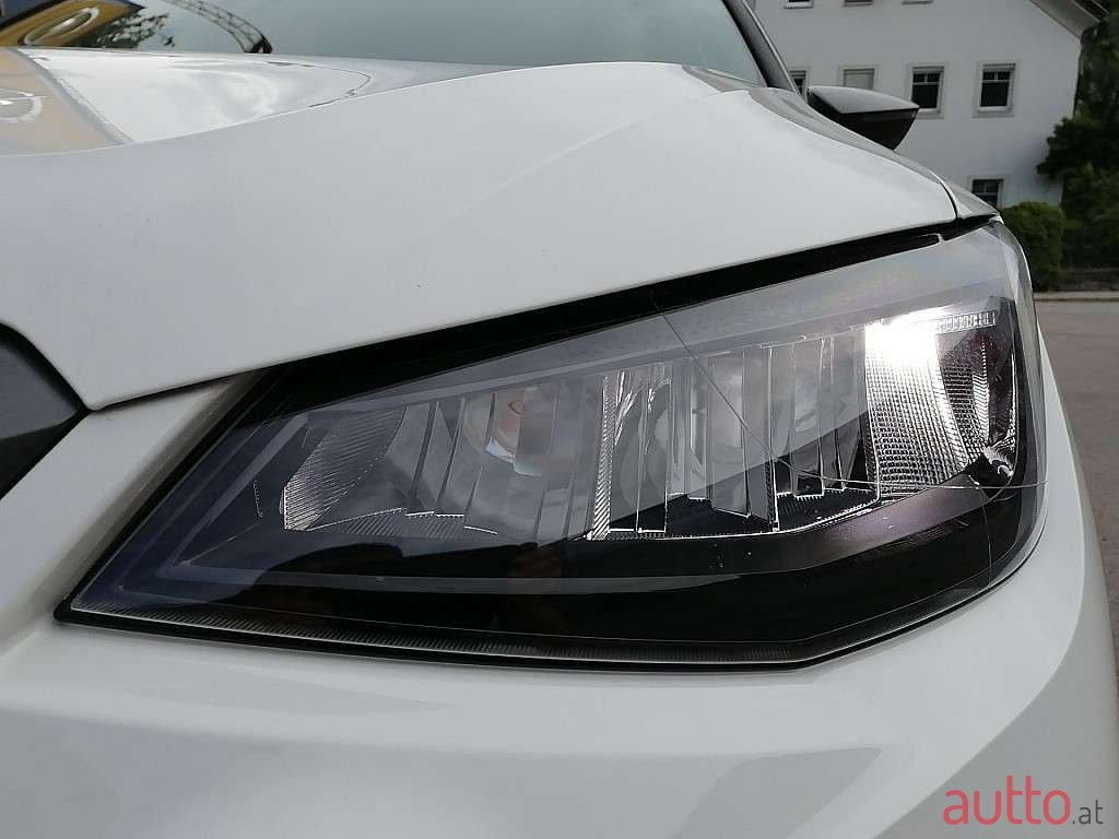 2021' SEAT Arona photo #3