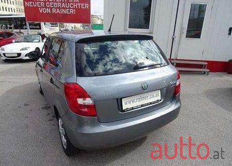 2012' Skoda Fabia photo #2