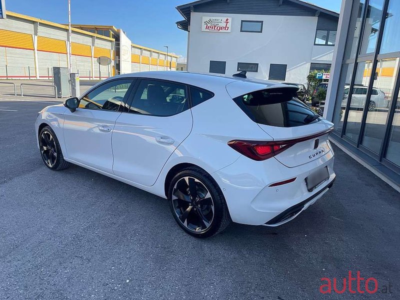 2023' Cupra Leon photo #5