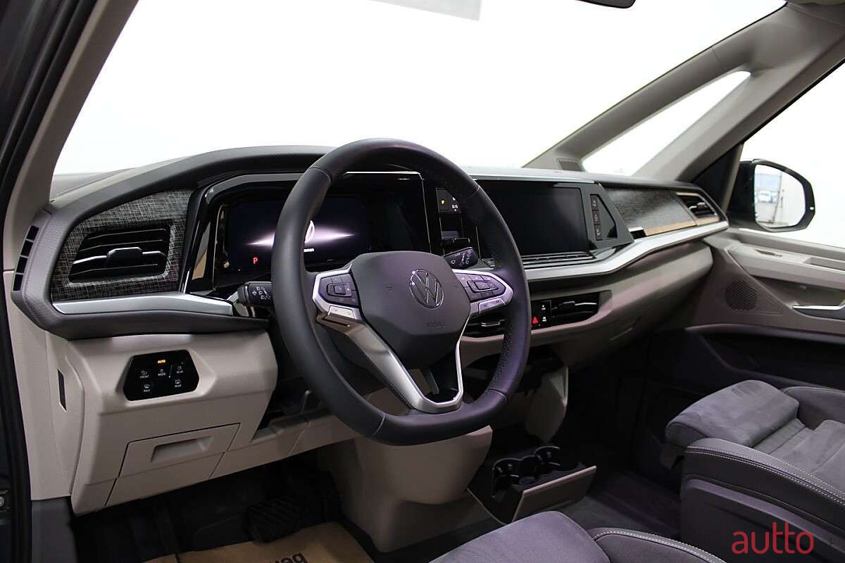 2022' Volkswagen Multivan photo #4
