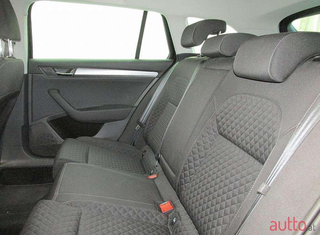 2017' Skoda Superb photo #4
