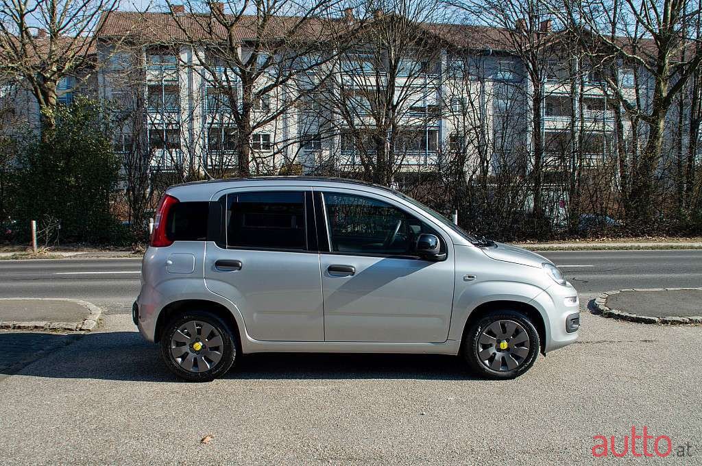 2015' Fiat Panda photo #3