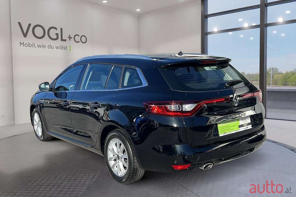 2021' Renault Megane photo #3