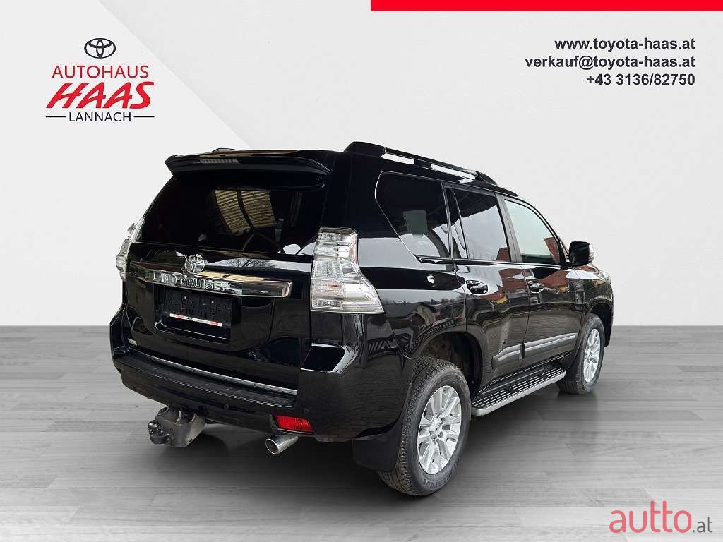 2016' Toyota Land Cruiser photo #5