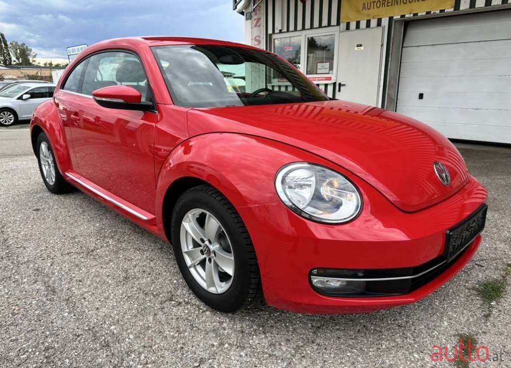 2012' Volkswagen Beetle photo #5