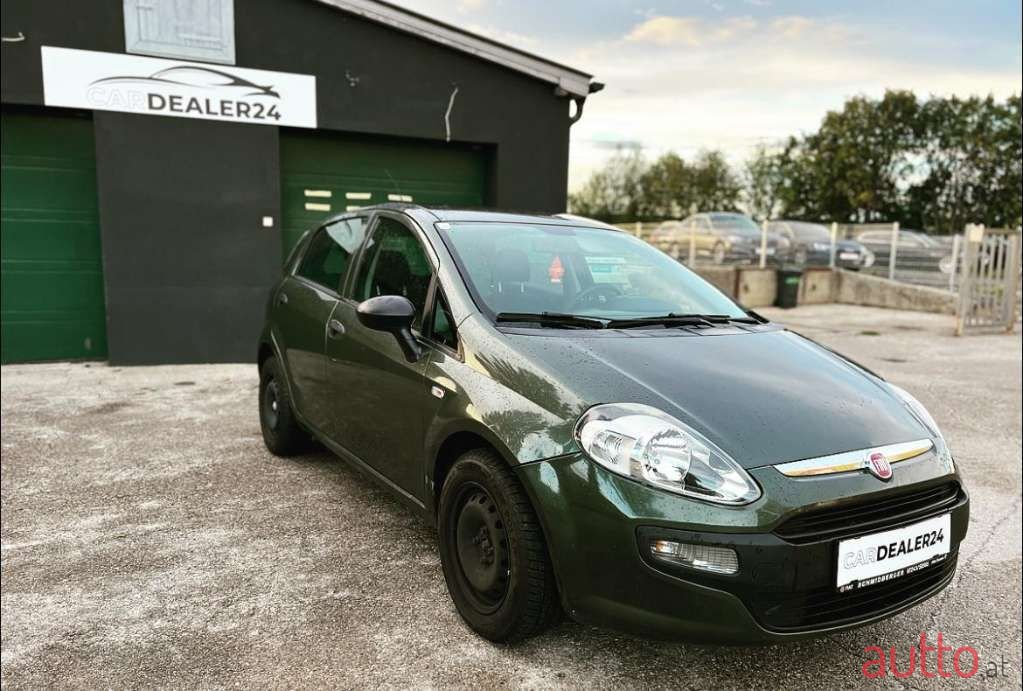 2010' Fiat Punto photo #3