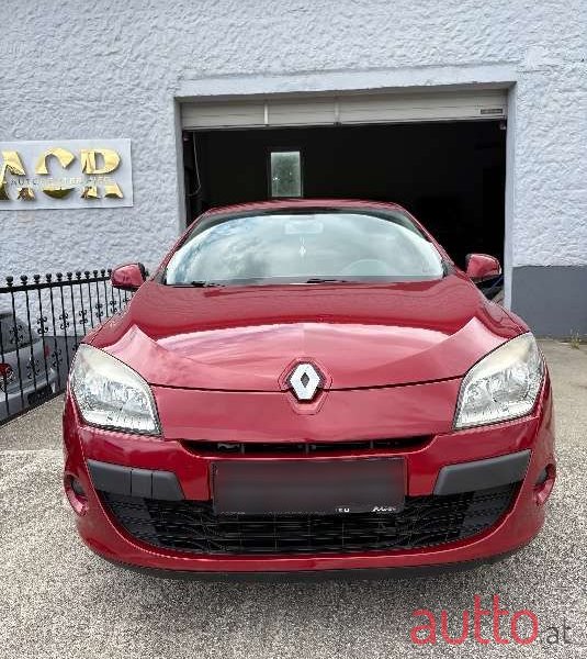 2009' Renault Megane photo #2