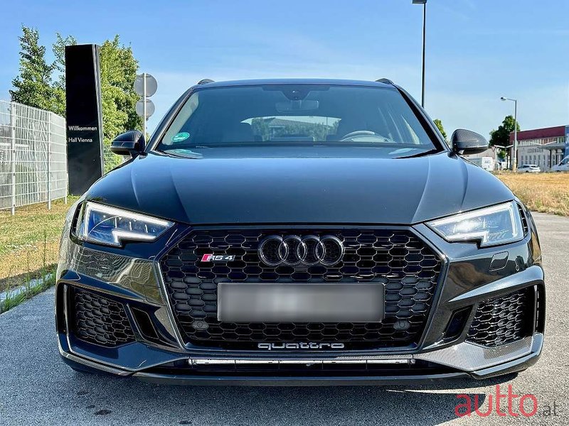 2018' Audi RS4 photo #3
