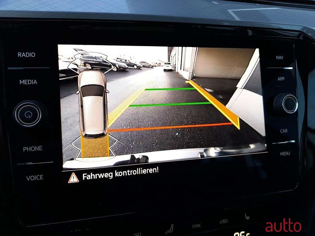 2022' Volkswagen Passat photo #4