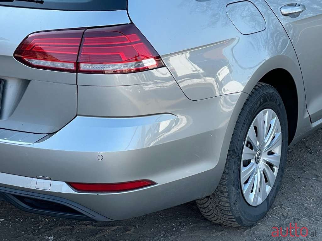 2020' Volkswagen Golf photo #6