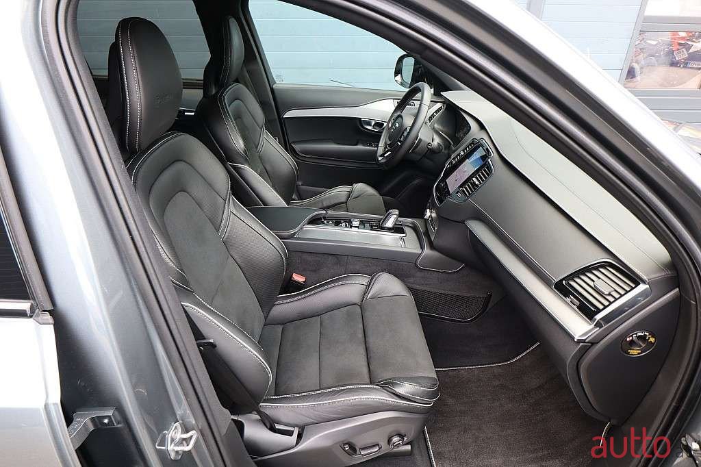 2020' Volvo XC90 photo #5