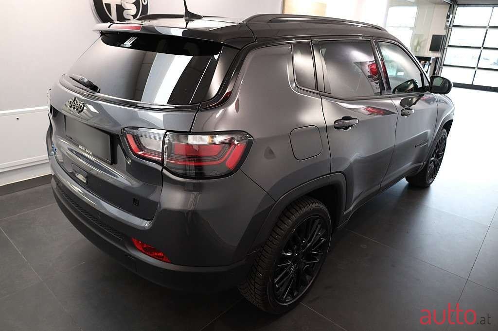 2023' Jeep Compass photo #5