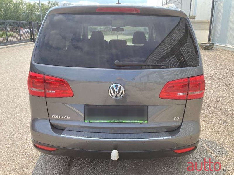 2012' Volkswagen Touran photo #6