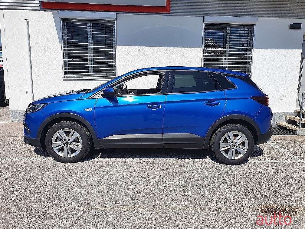 2021' Opel Grandland X photo #2