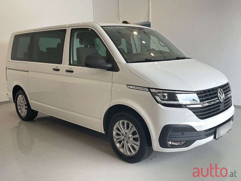 2020' Volkswagen Multivan photo #5