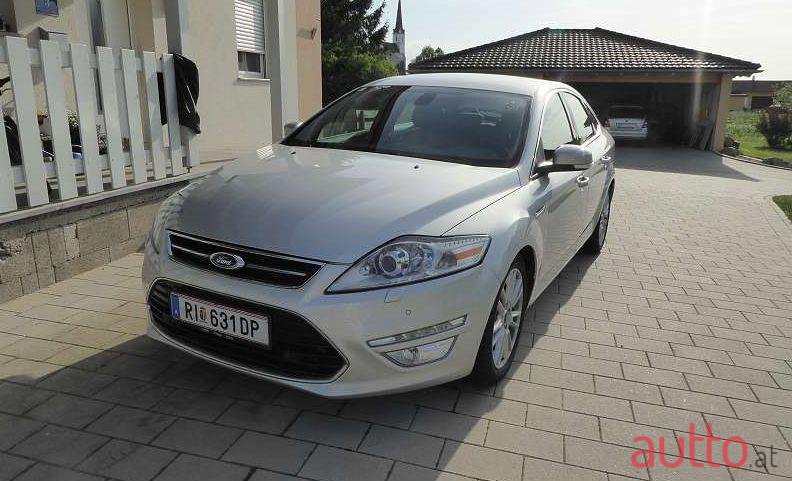 2011' Ford Mondeo photo #2