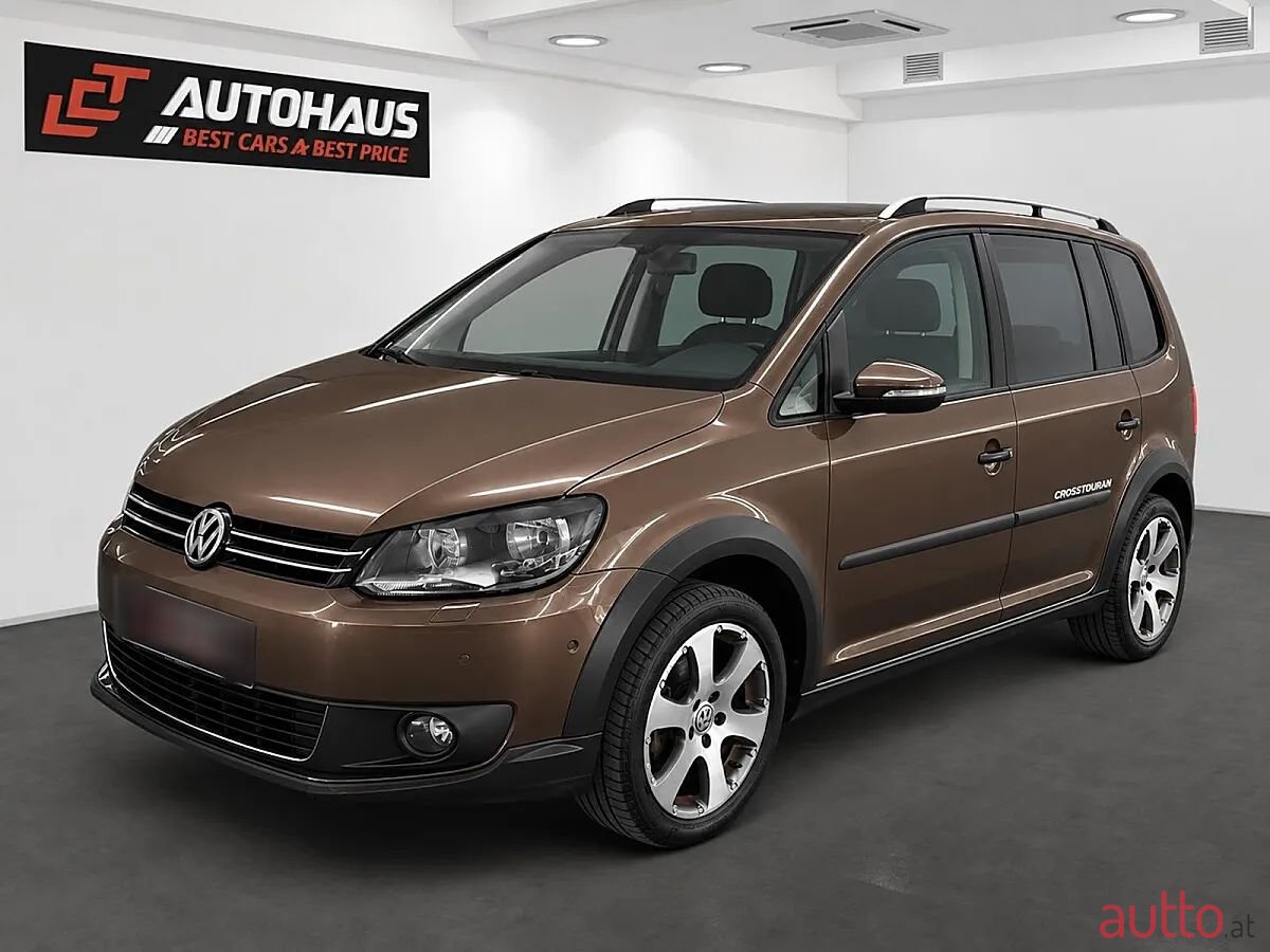 2012' Volkswagen Touran photo #1