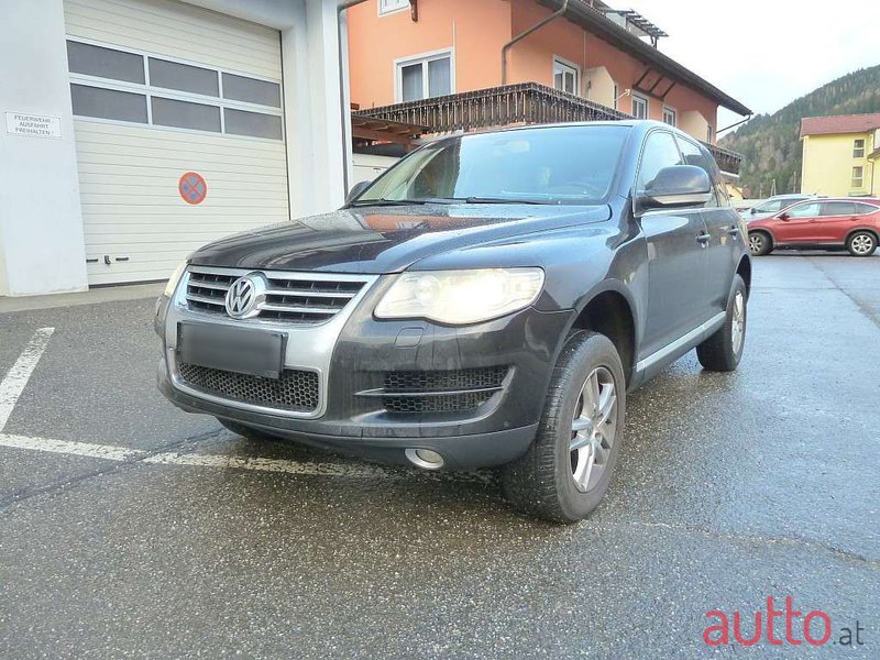 2007' Volkswagen Touareg photo #1