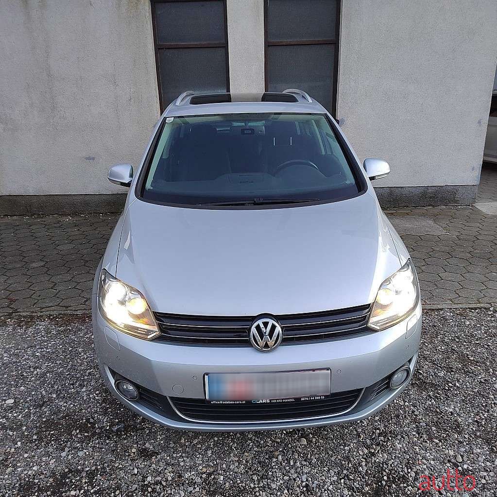 2013' Volkswagen Golf photo #2