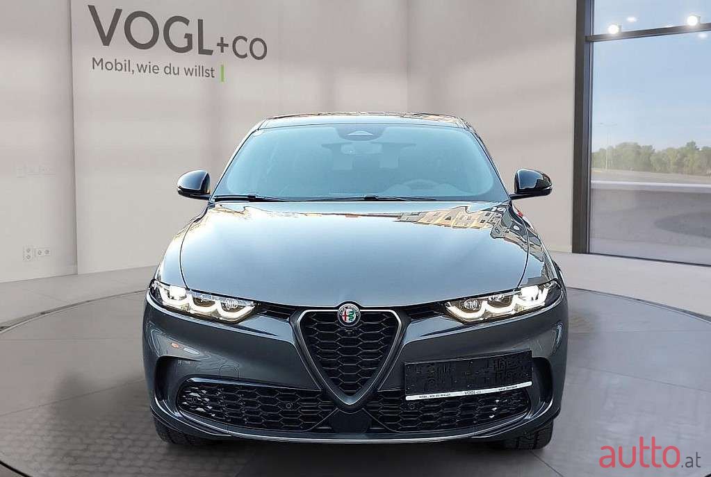 2022' Alfa Romeo Tonale photo #2