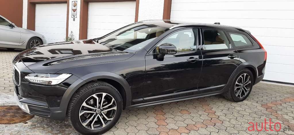 2020' Volvo V90 photo #6