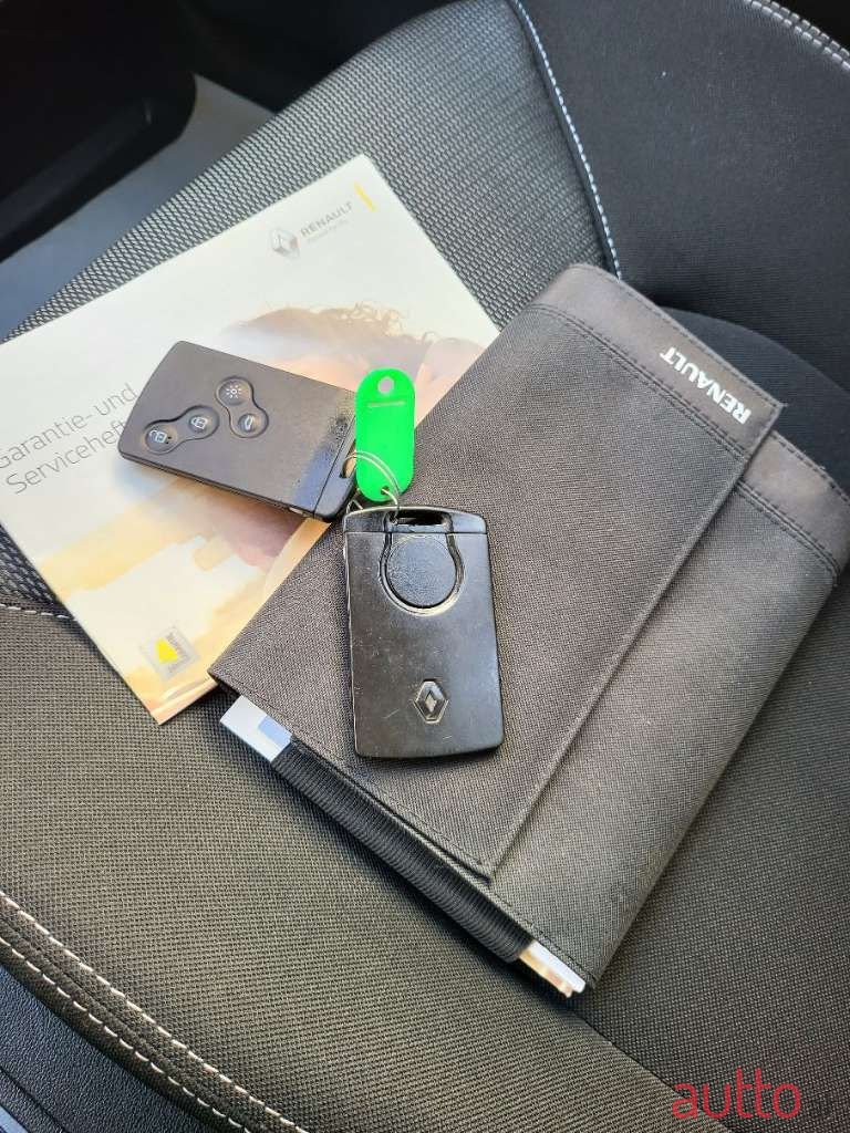 2016' Renault Clio photo #2